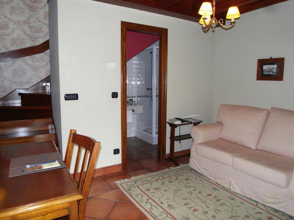 Pazo De Adran Hotel Milladoiro Room photo